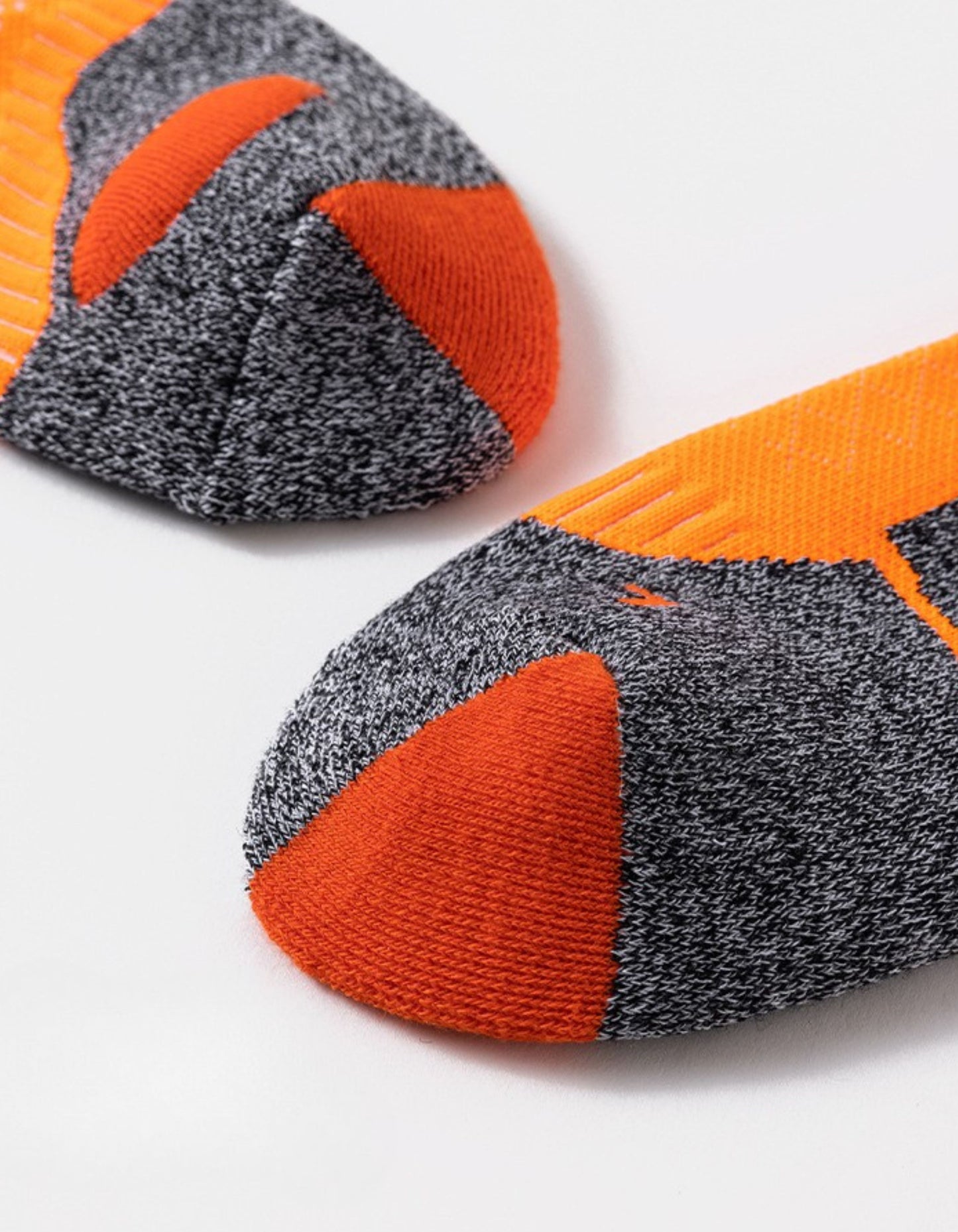 Calcetines para correr. Compra 2 par y recibe 3 gratis.